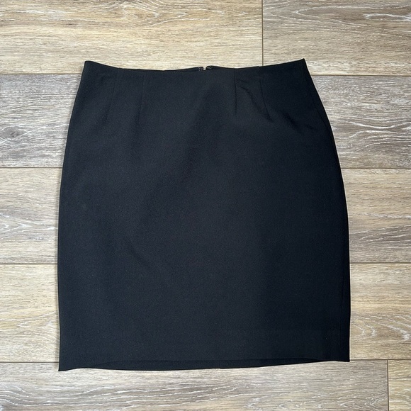 Kasper Elegant Black Pencil Skirt Sz 2P - Picture 1 of 3